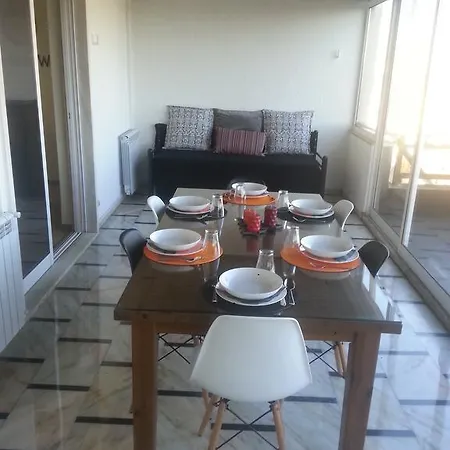 Central Luxury Apartment *